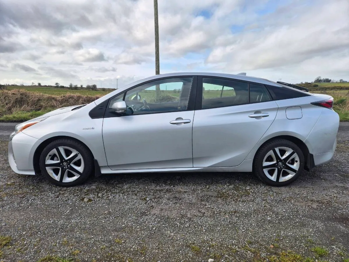 Toyota Prius - Image 4