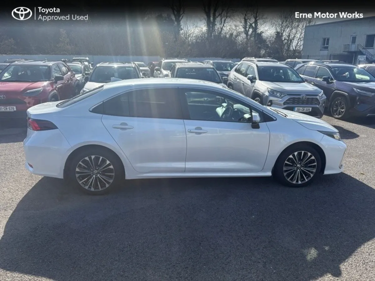 Toyota Corolla COROLLA HYB LUNA Sport SALOON - Image 2