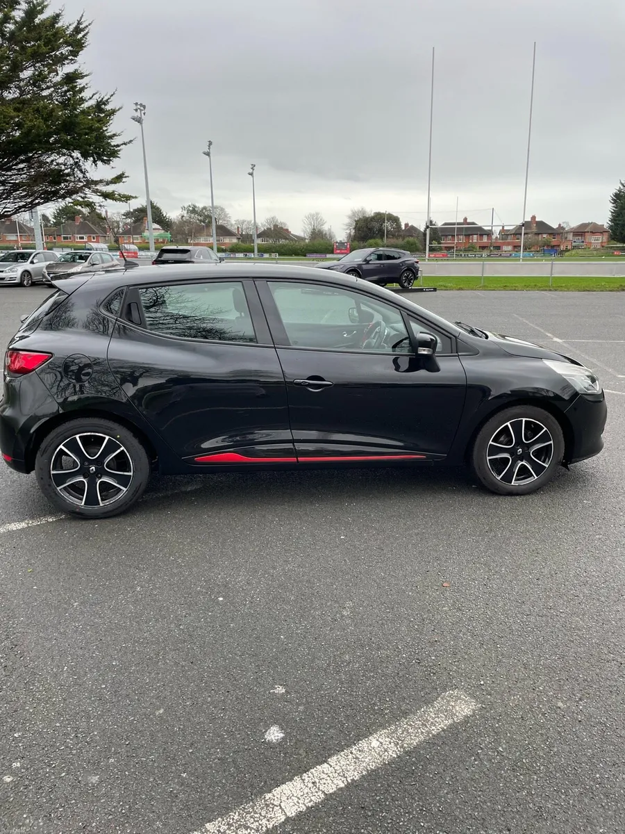 Renault Clio 2015 - Image 2