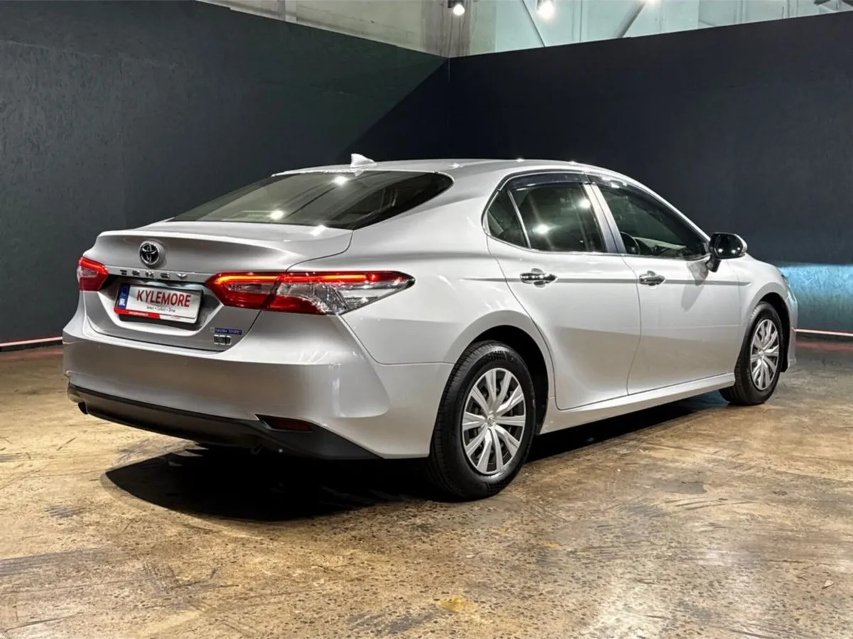 Toyota Camry 2.5 HYBRID SALOON - TOYOTA SAFETY SEN - Image 4