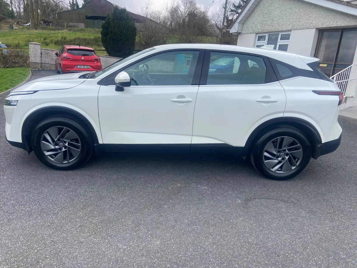 Nissan Qashqai 1.3 petrol Sv - Image 3