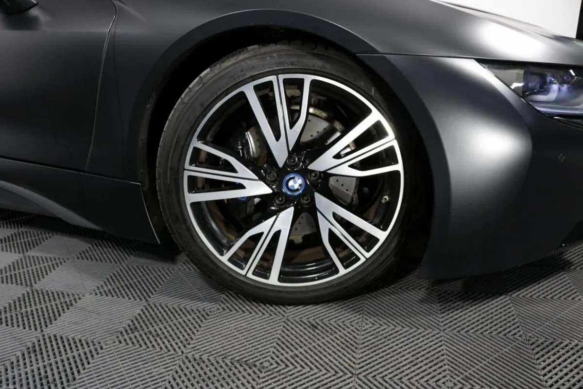 BMW i8 PLUG IN HYBRID 1.5L PETROL 7.1 KWH BATTERY - Image 4