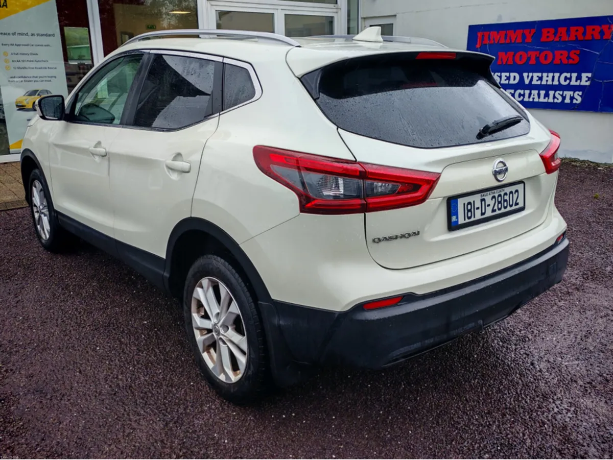 Nissan Qashqai 1.2 SV 18 4DR - Image 4