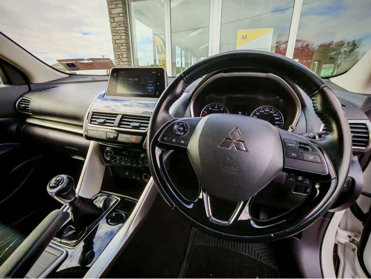 Mitsubishi Eclipse Cross ECLI INTENSE 6MT 4DR - Image 4