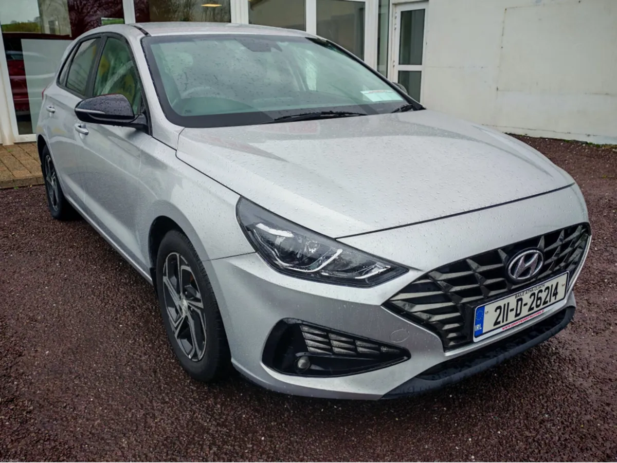 Hyundai i30 I 30 DELUXE 5DR PETROL - Image 1