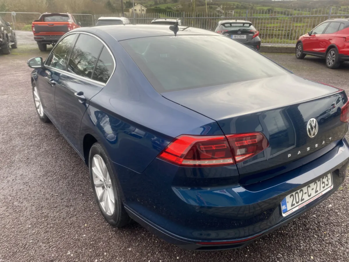 Volkswagen Passat BUSINESS 2.0 TDI MANUAL 6SPEED F - Image 4