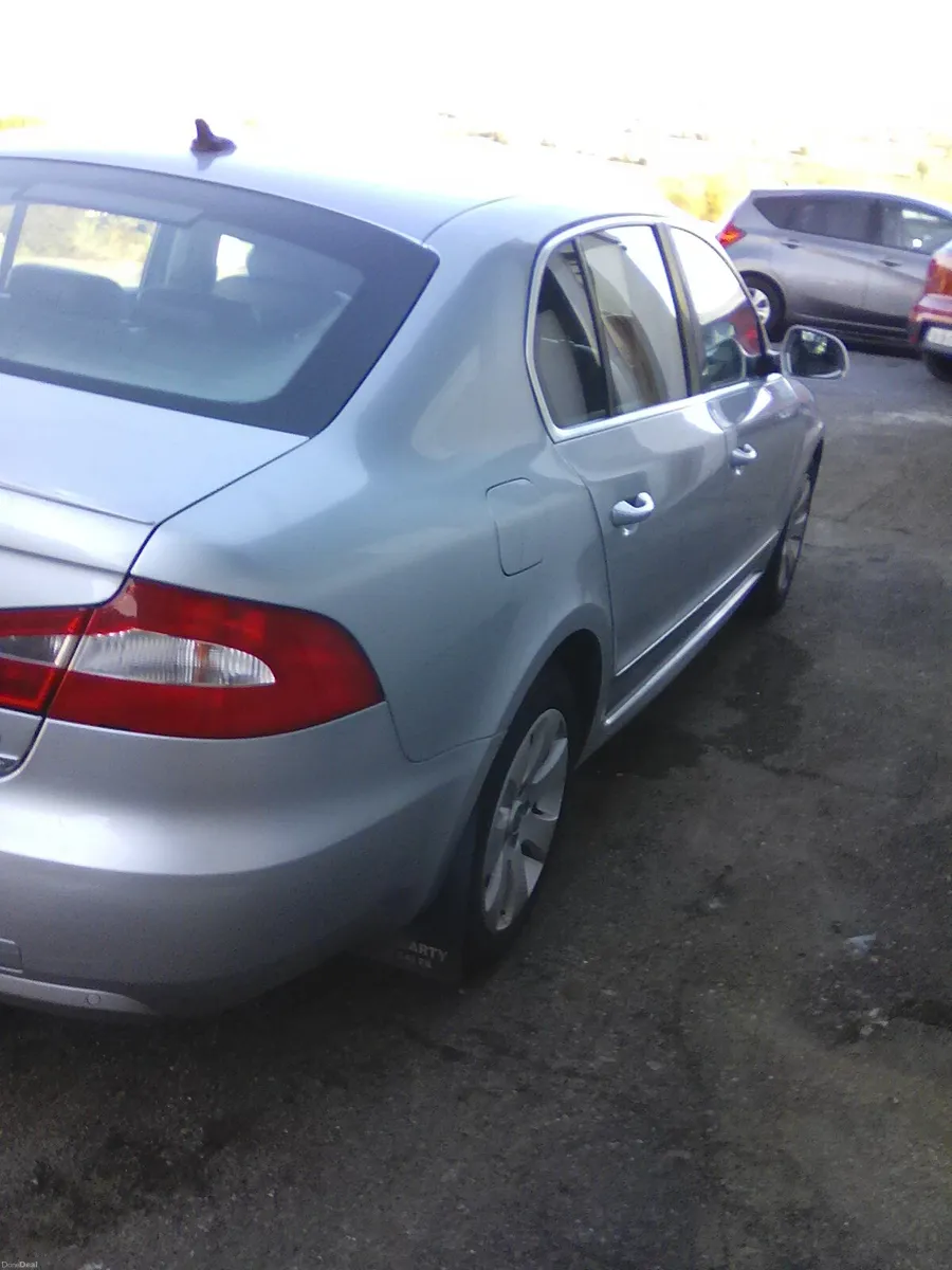 Skoda Superb 2013 - Image 6