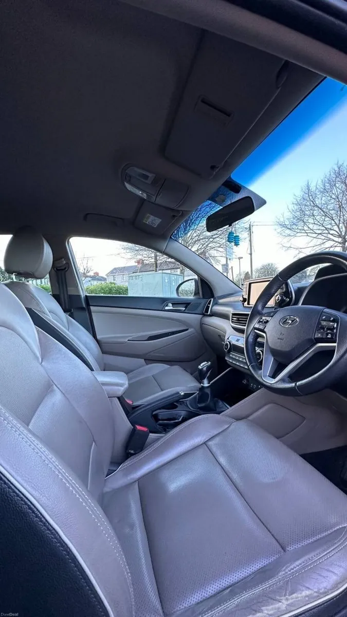 Tucson 1.6 facelift model 1 owner14500€ - Image 2