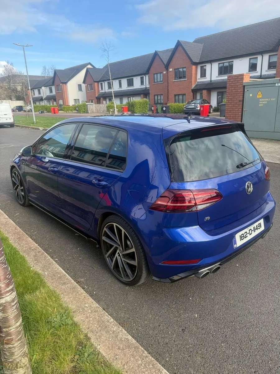 Volkswagen Golf R - Image 4