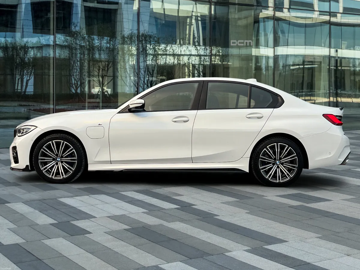 BMW 330e G20 M Sport iPerformance - Image 4