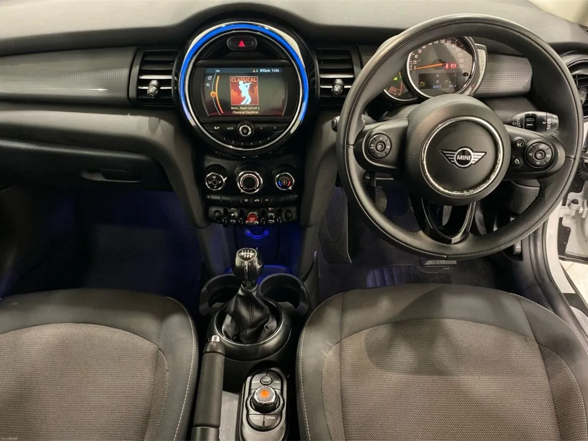 Mini Cooper 3-Door Cooper Classic - Image 4