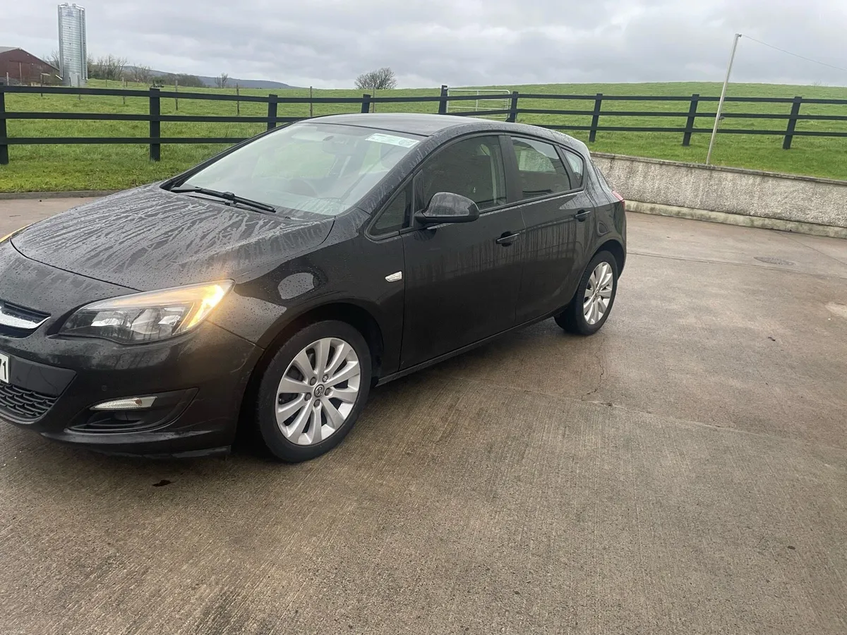 2014 Vauxhall Astra - Image 1