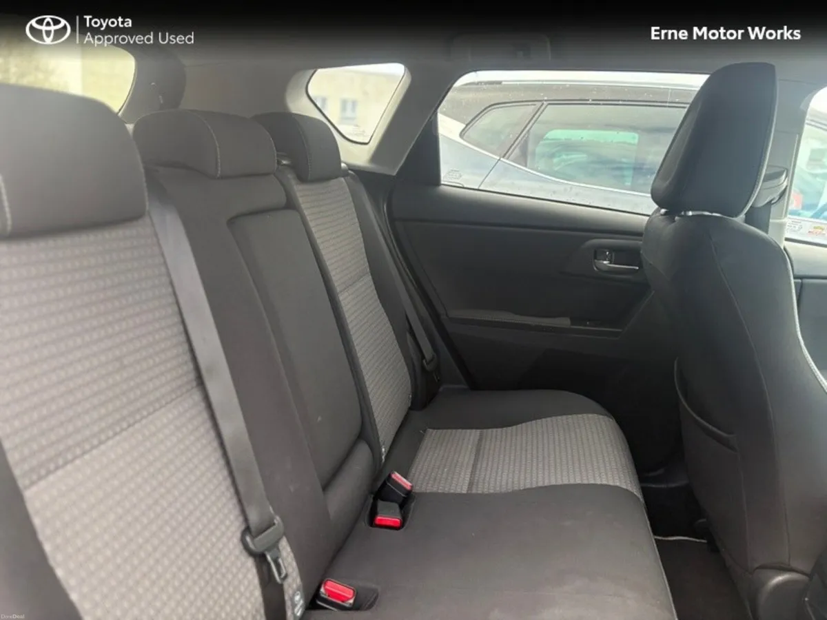 Toyota Auris AURIS HYBRID LUNA SPORT - Image 4