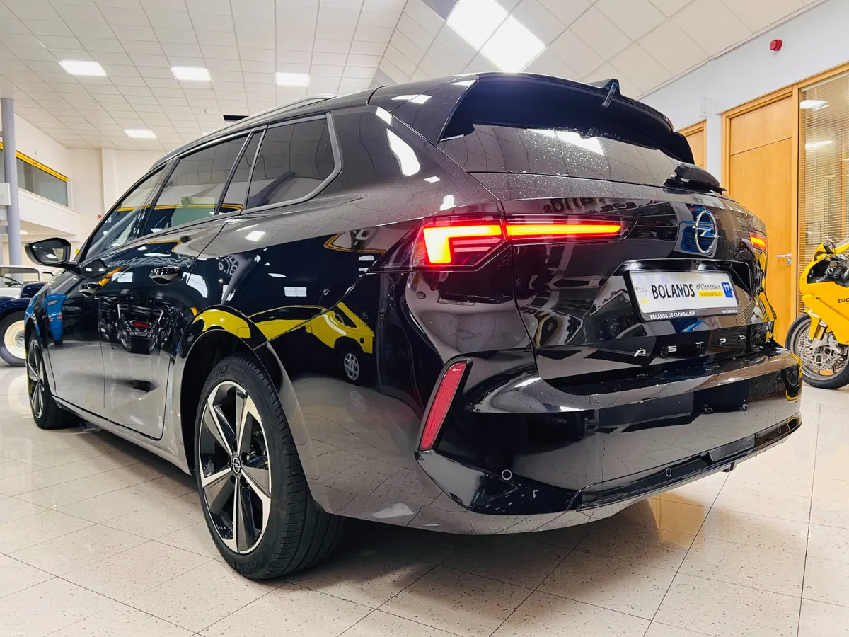 2024 AUTOMATIC DIESEL Sports Tourer ELEGANCE As Ne - Image 2