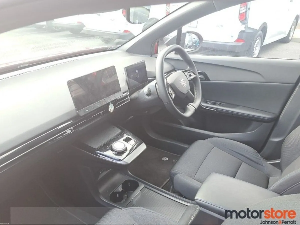 MG MG4 MG4 SR Excite **LIKE NEW** - Image 3