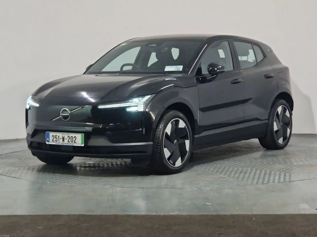 Volvo EX30 SM Extended Range Plus - Image 2