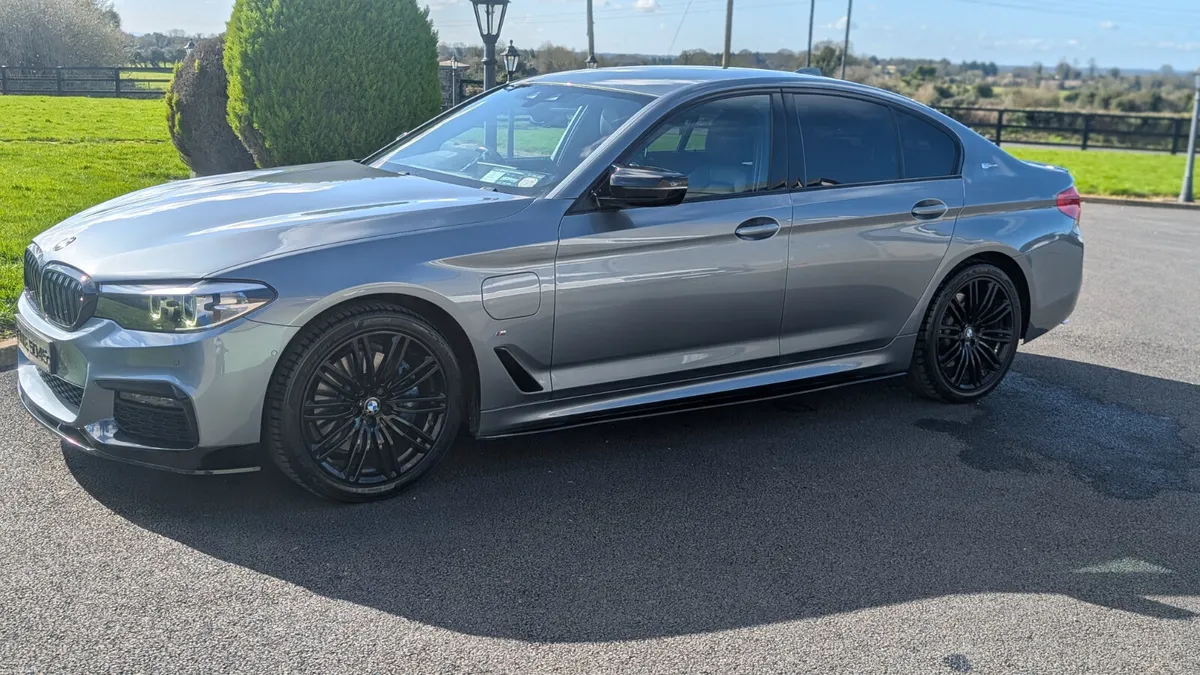 2019 BMW 530e M Sport Plug-In Hybrid | Full Leathe - Image 2