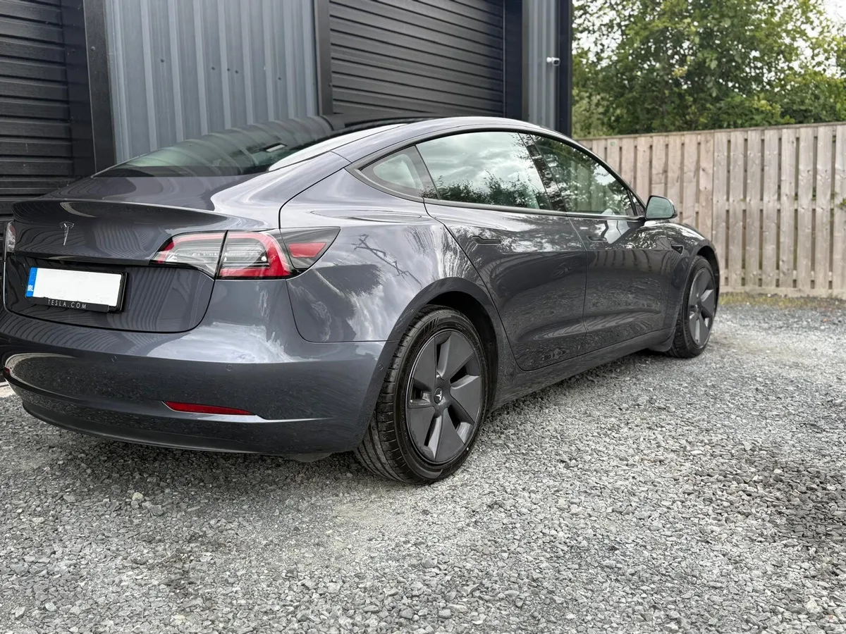 222 Tesla Model 3 Long Range - Image 3