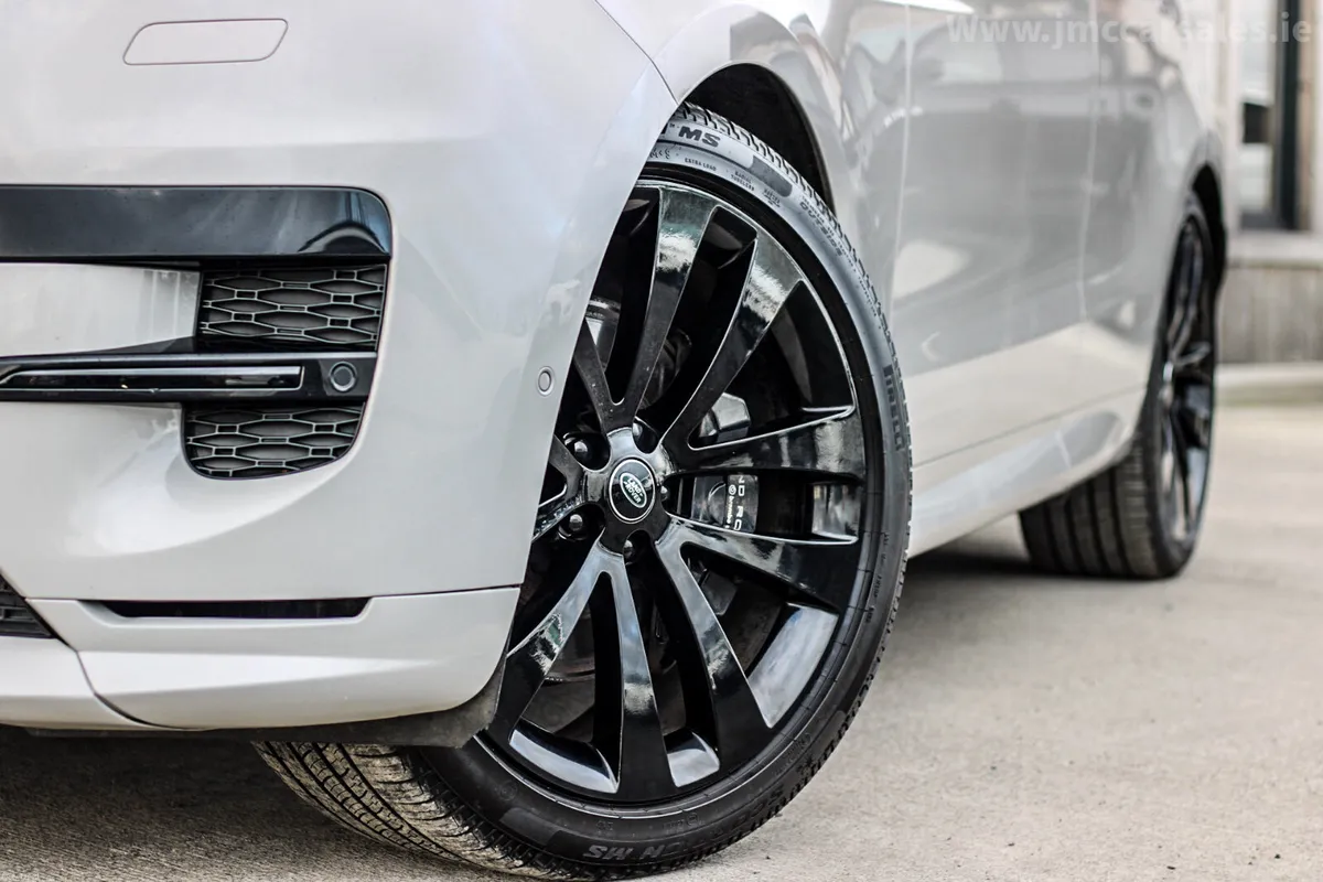 2023 LAND ROVER RANGE ROVER SPORT HSE DYNAMIC - Image 2