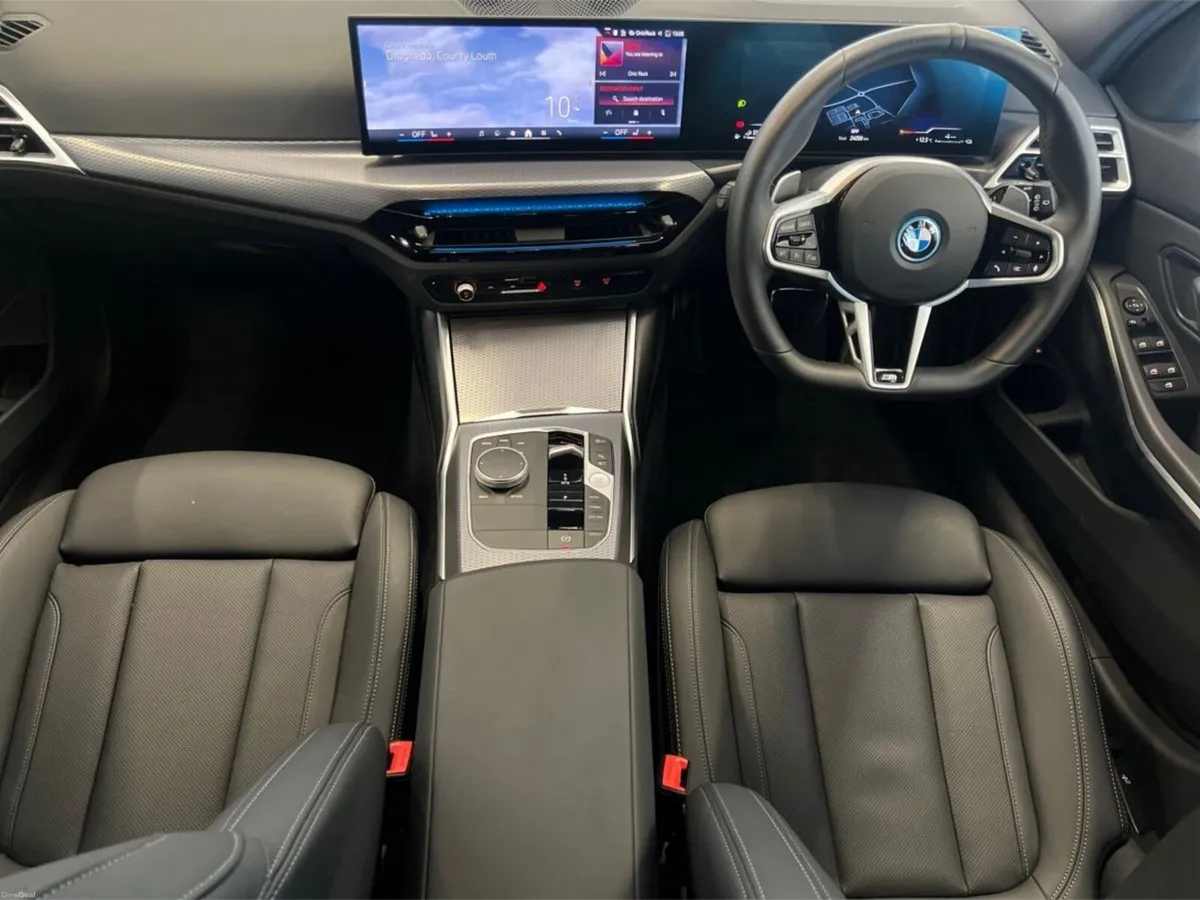 BMW 3-Series 330e M Sport TOURING - Image 4