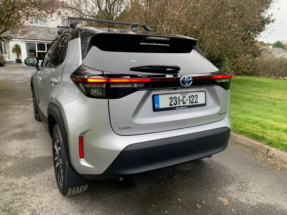Toyota Yaris Cross 2023 LUNA SPORT HYBRID - Image 3
