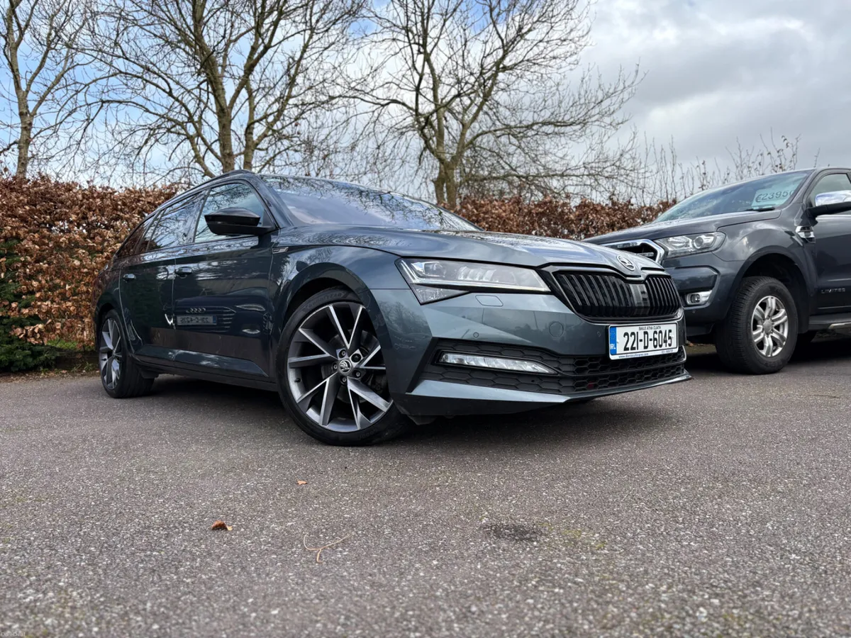 SUPERB SPORTLINE DSG ESTATE | 1 OWNER | LOW KMS - Image 3