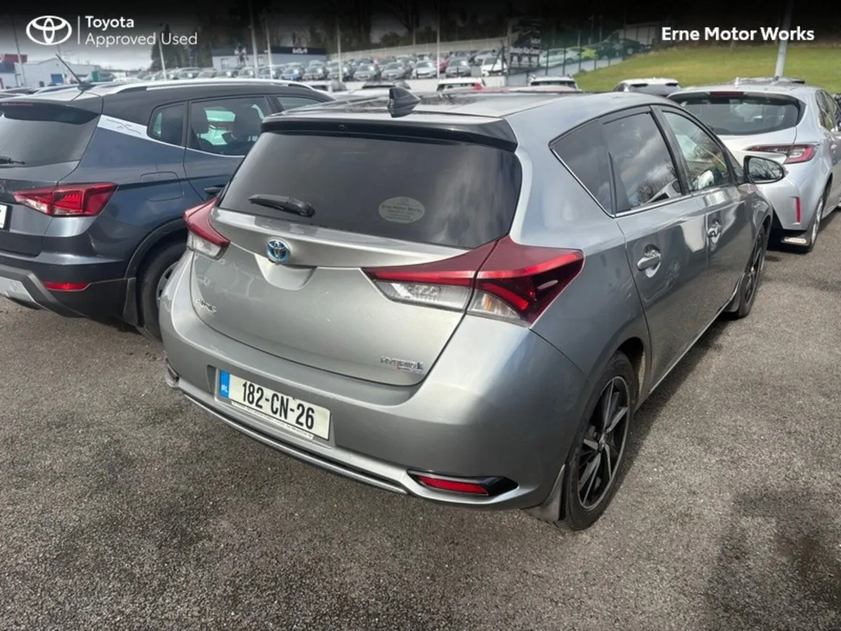 Toyota Auris AURIS HYBRID LUNA SPORT - Image 2