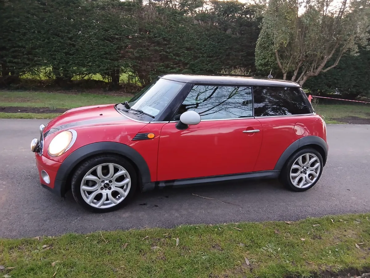 Minie Cooper 0ne sports diesel - Image 3