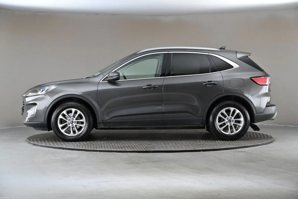 Ford Kuga 1.5TD TITANIUM EDITION 6SPD - Image 5