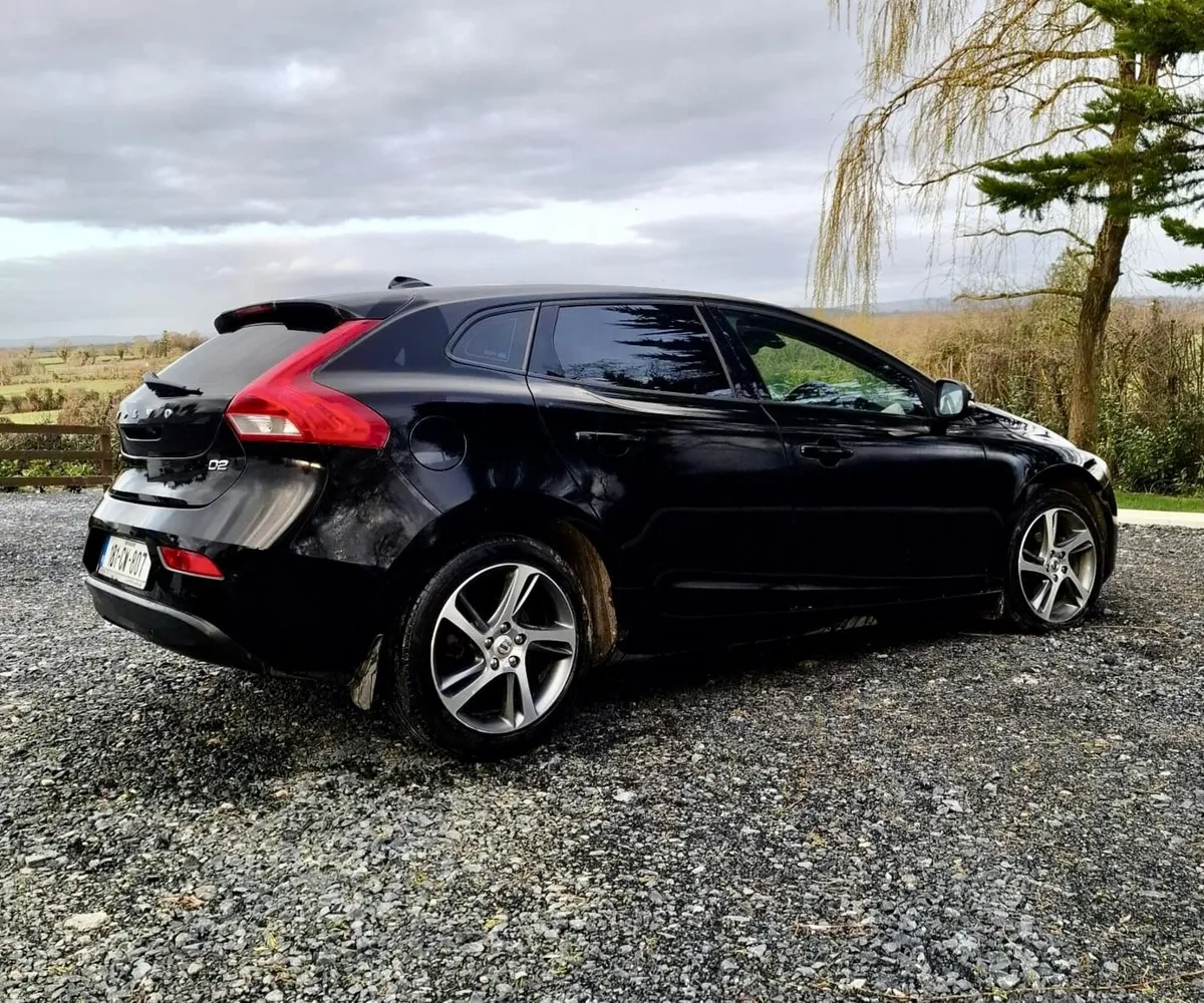 Volvo V40 2018 - Image 1