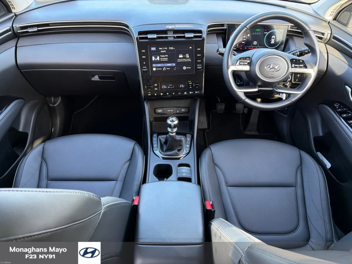 Hyundai Tucson EXECUTIVE 1.6 DIESEL 5DR - Image 2