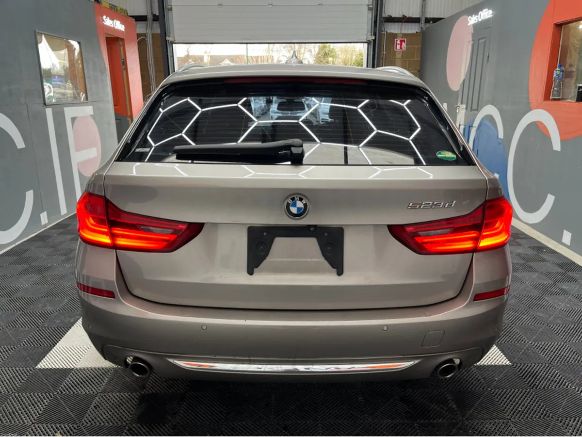 BMW 5-Series 2019 BMW 523D TOURING LUXURY 2.0 AUTO - Image 3