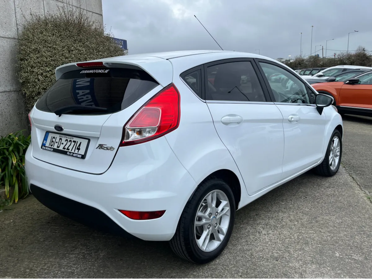 Ford Fiesta ZETEC 1.2 PETROL - Image 4