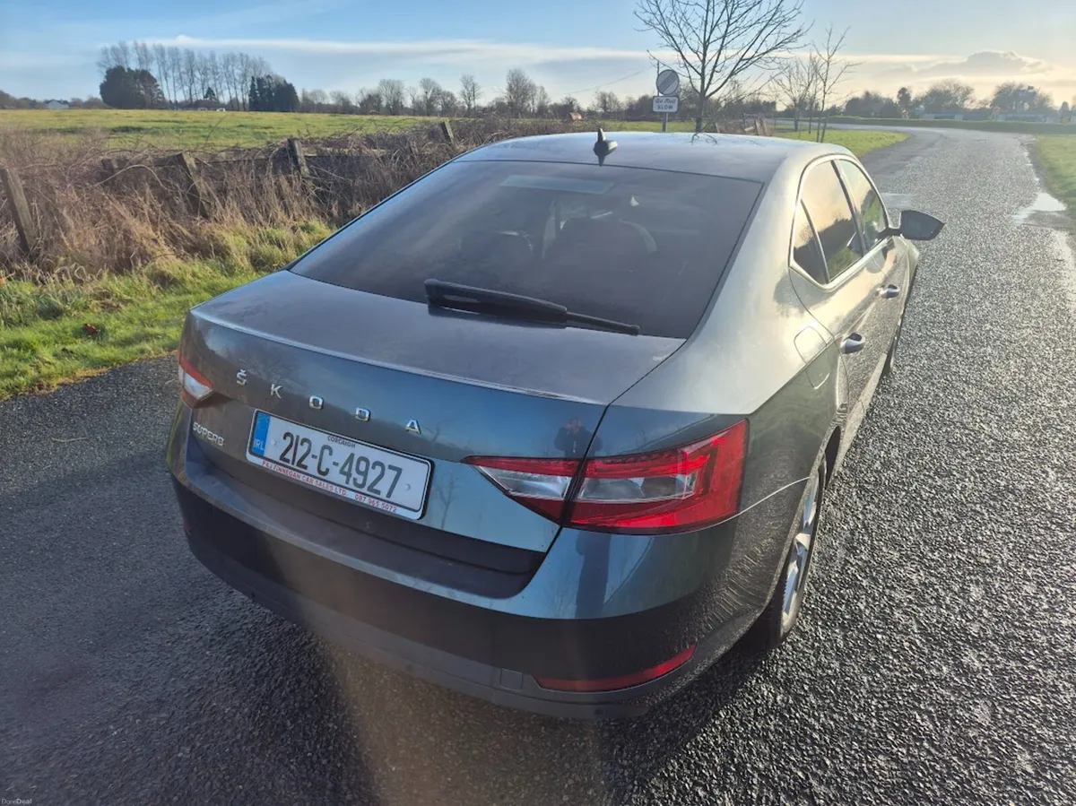 2021 (212) Skoda Superb AMBITION 2.0 TDI 122BHP - Image 4