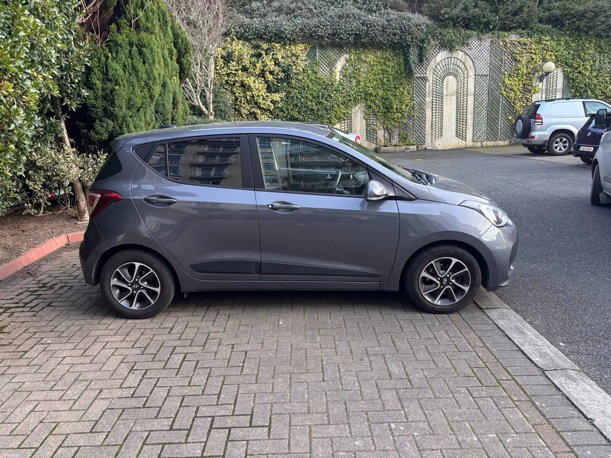 Hyundai i10 Premium 1.0 - Image 4