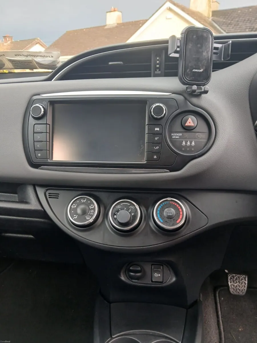 Toyota Yaris 2016 - Image 3