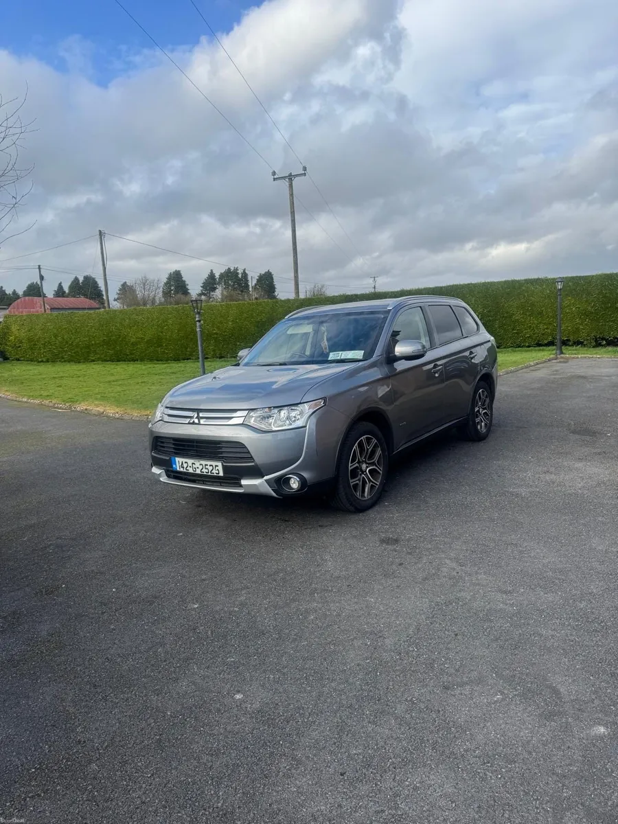 Mitsubishi Outlander - Image 1