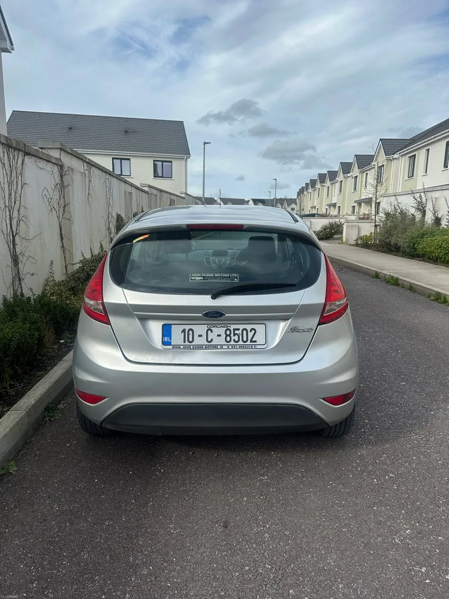 Ford Fiesta 1.2 2010 - Image 2