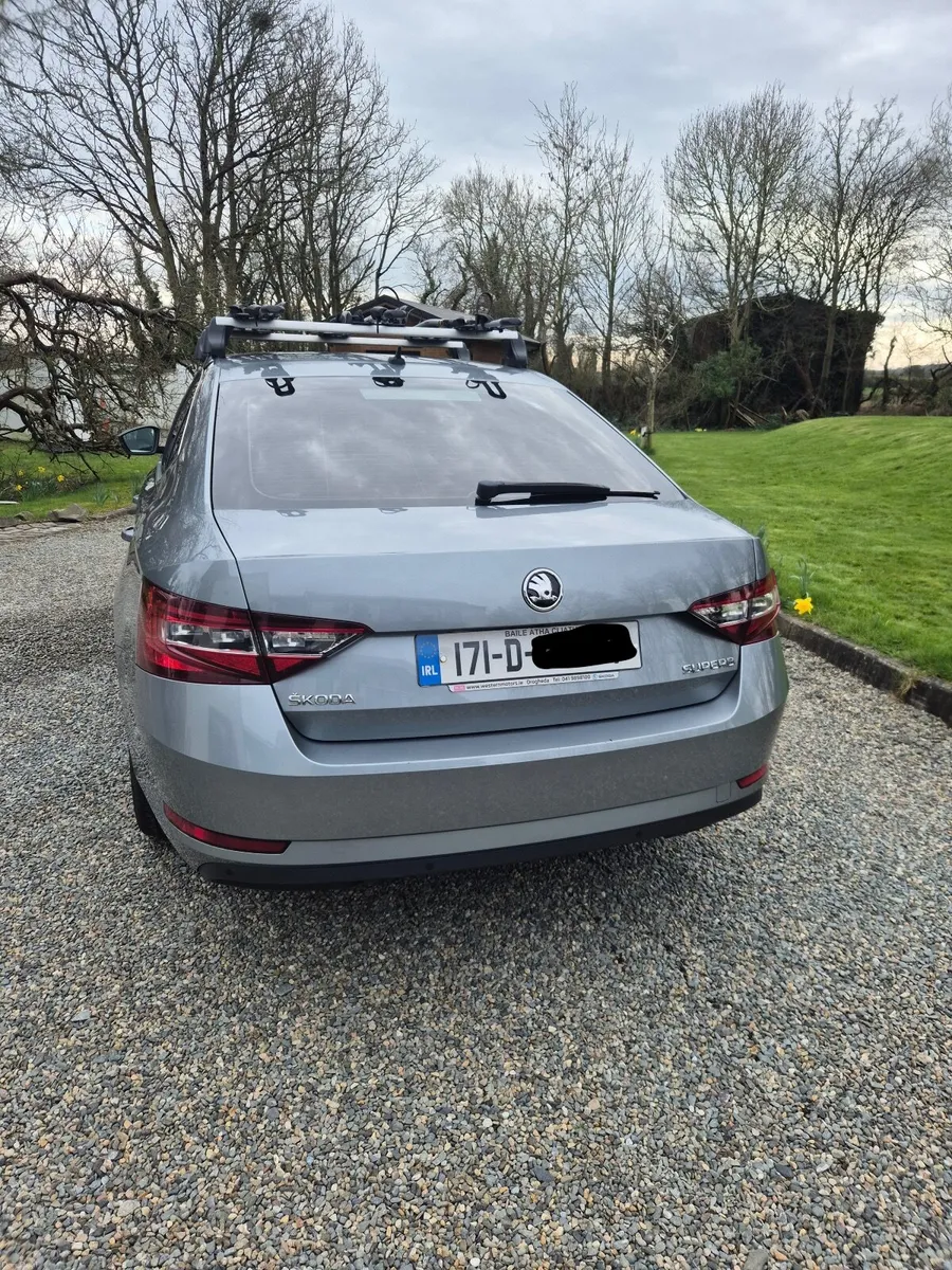 Skoda Superb 2017 - Image 2