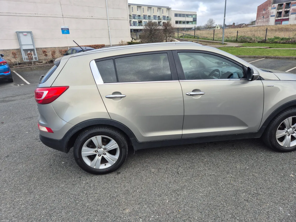 Kia Sportage 2012 - Image 2