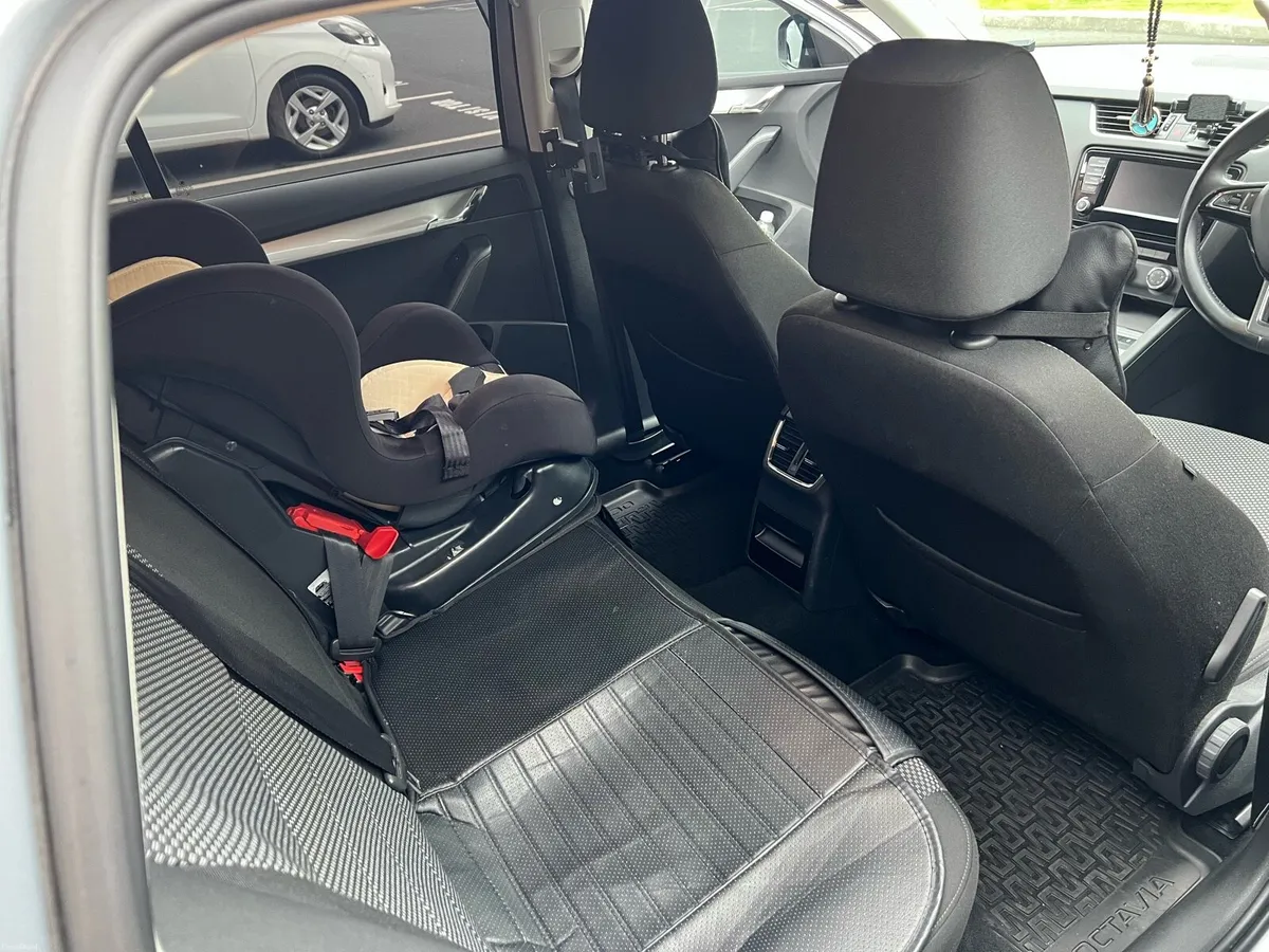 Skoda Octavia Estate 2015,1.6D - Image 3