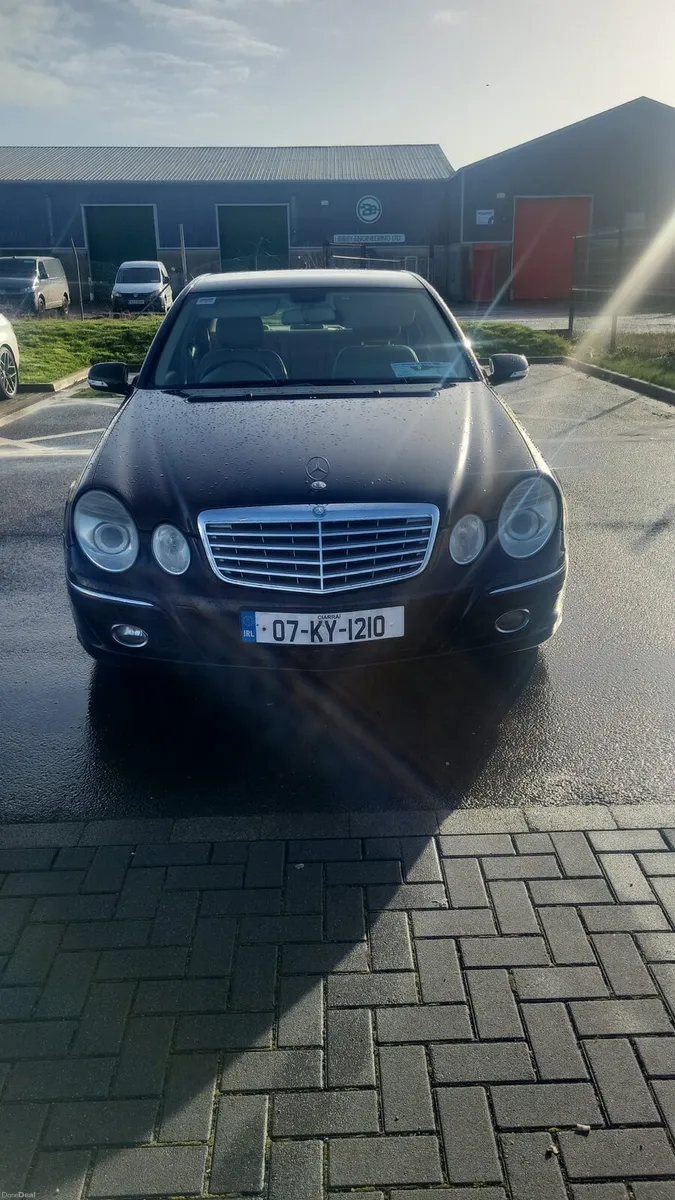 07 mercedes e200 - Image 4