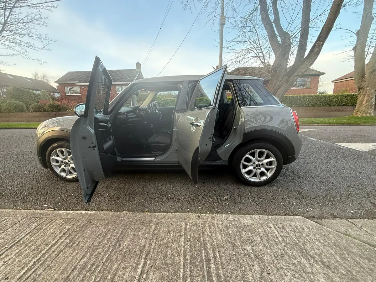 Mini Cooper AUTO, WARRANTY, FINANCE, VERY LOW KMS - Image 4
