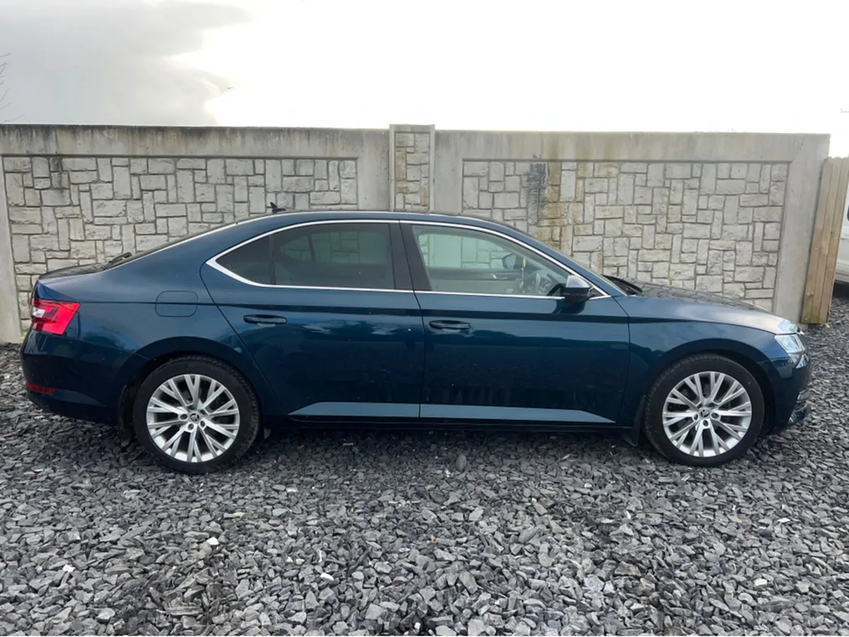 Skoda Superb STYLE 2.0 TDI 150HP 5DR - Image 4