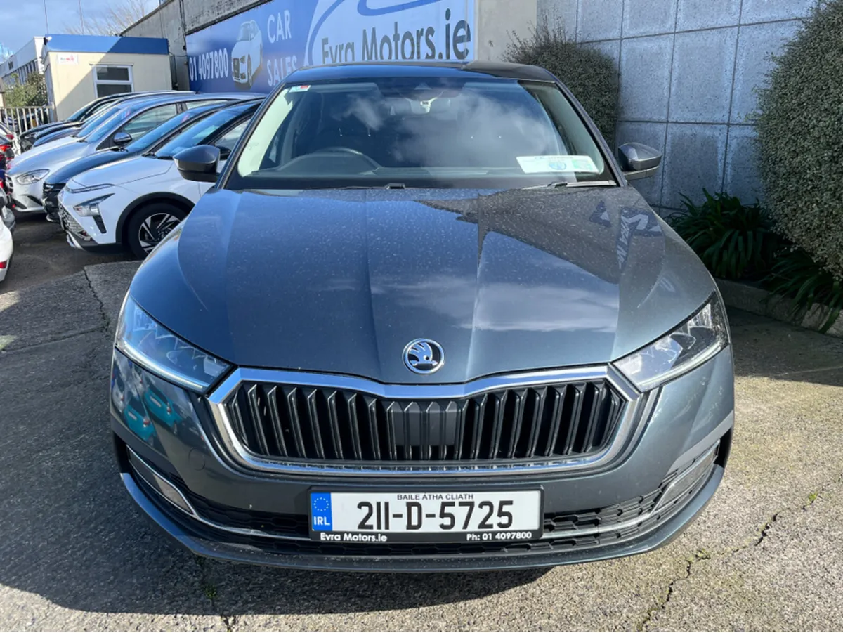 Skoda Octavia STYLE 2.0 TDI DIESEL //HIGH SPEC//SA - Image 2