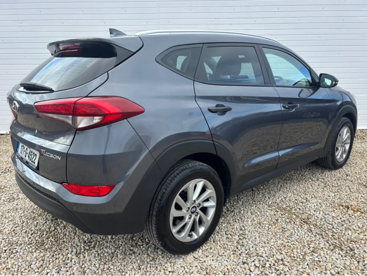 Hyundai Tucson AUTOMATIC 1.7 CRDI SE NVA BLUE DRIV - Image 2