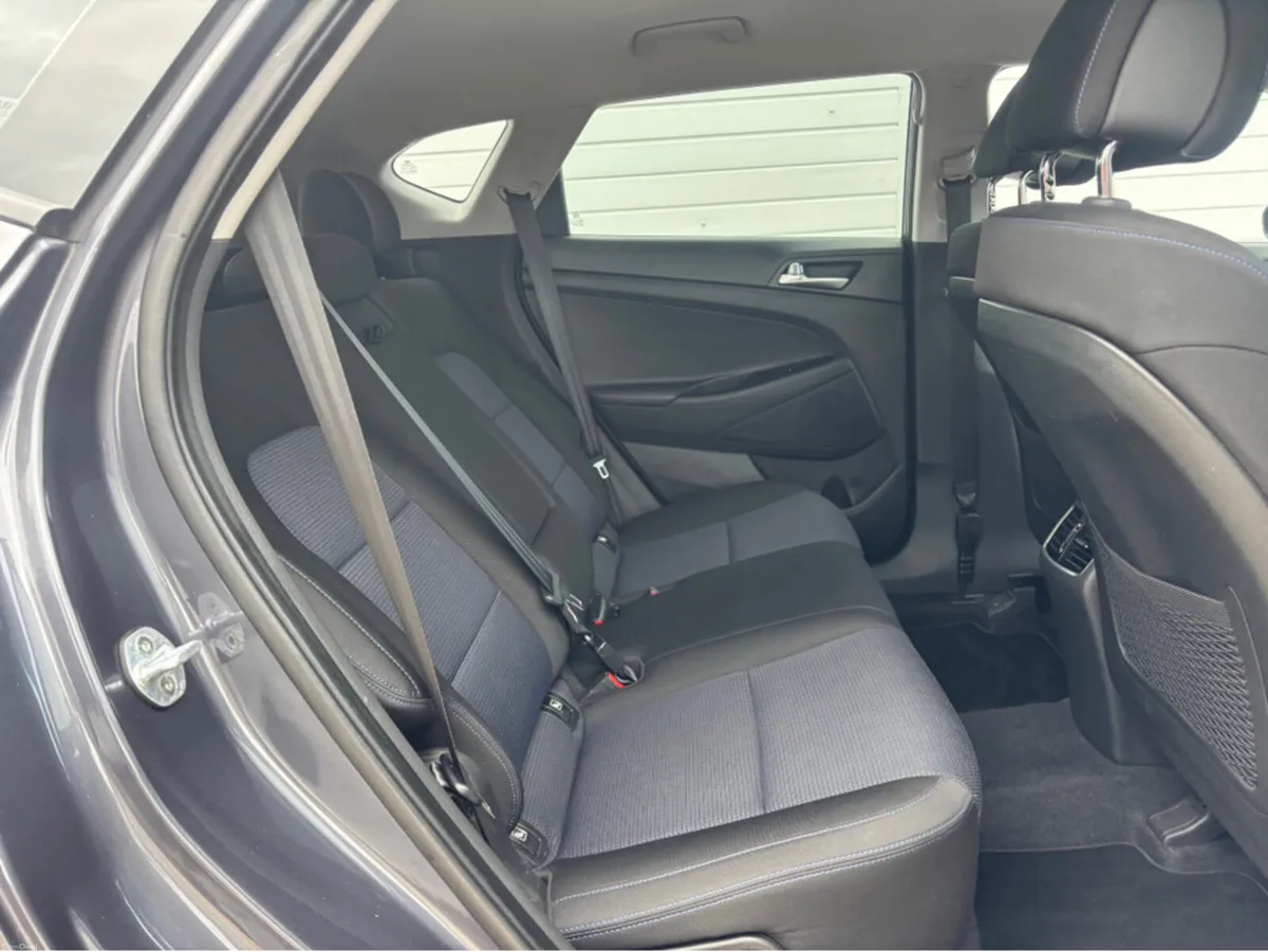 Hyundai Tucson AUTOMATIC 1.7 CRDI SE NVA BLUE DRIV - Image 4