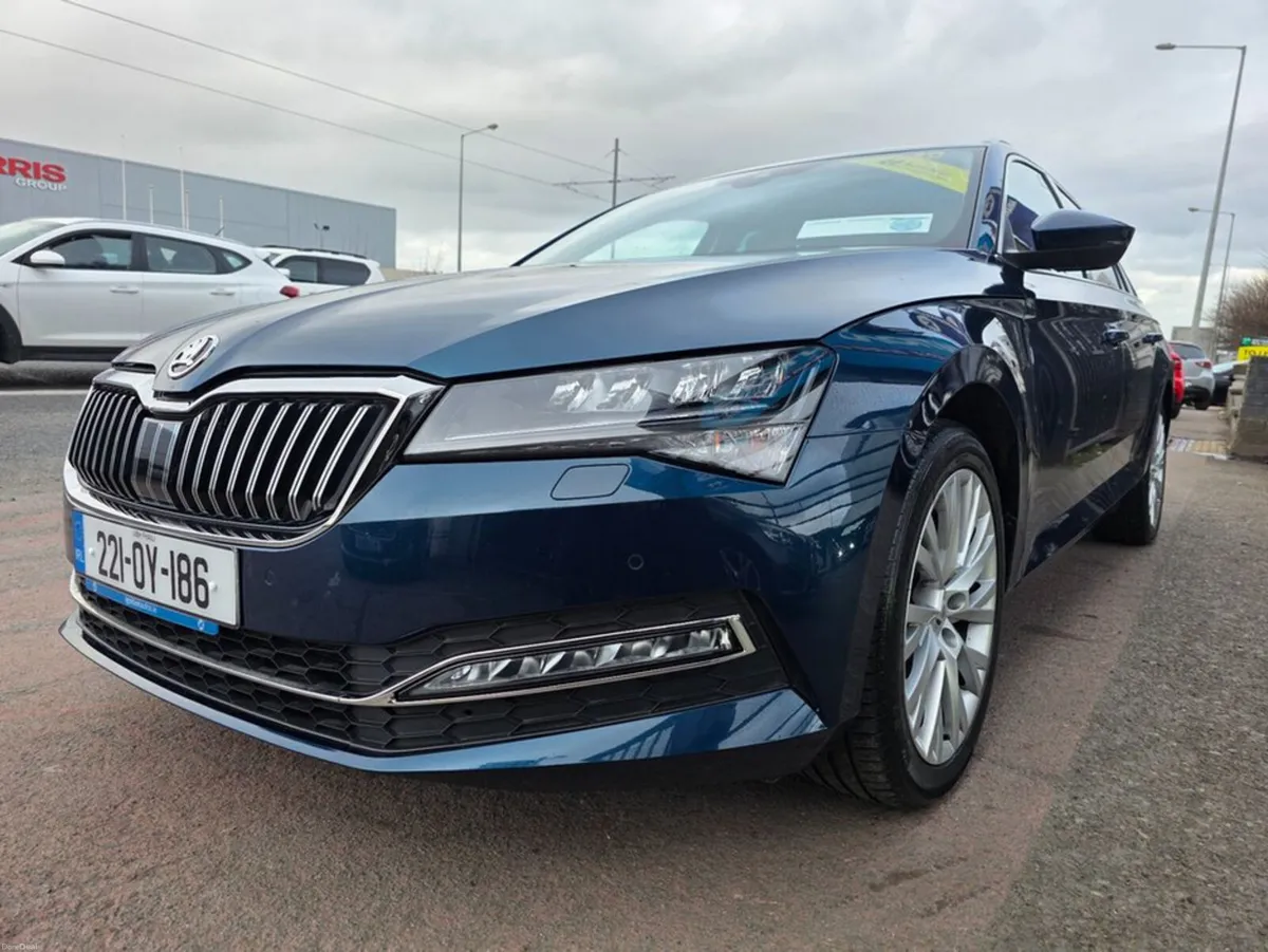 Skoda Superb 2.0 DIESEL, STYLE MODEL, FULL HISTORY - Image 4