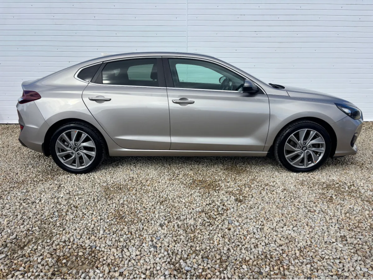 Hyundai i30 I 30 DIESEL 5DR FASTBACK - Image 3