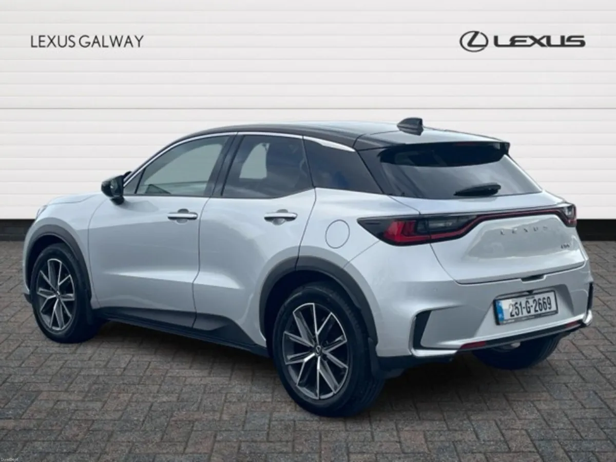 Lexus LBX 1.5h EMOTION // Remote Central Locking / - Image 2